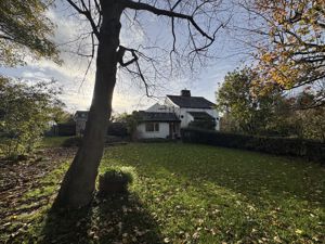 Side Elevation- click for photo gallery